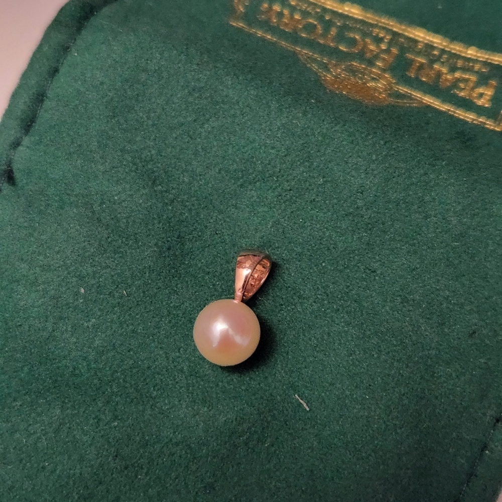 Pearl Factory Rose Gold Pearl Drop Pendant